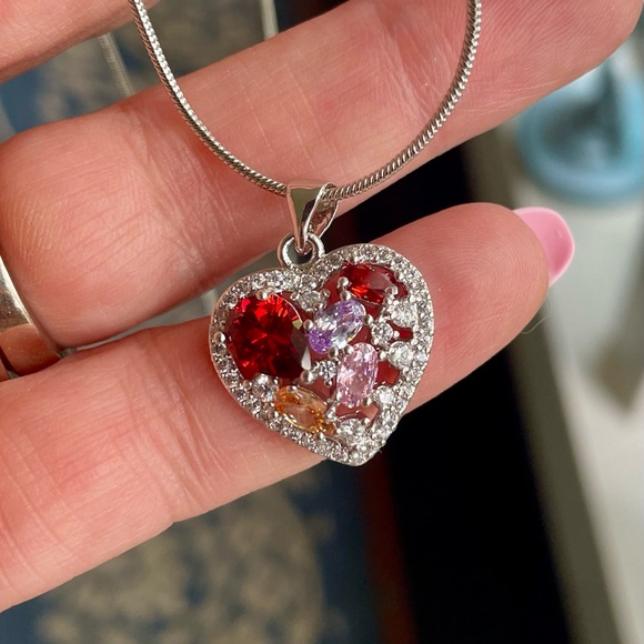 Pretty Bird Jewelry Jewelry - 18k White Gold Plated Heart Pendant & Chain by Pretty Bird NWOT